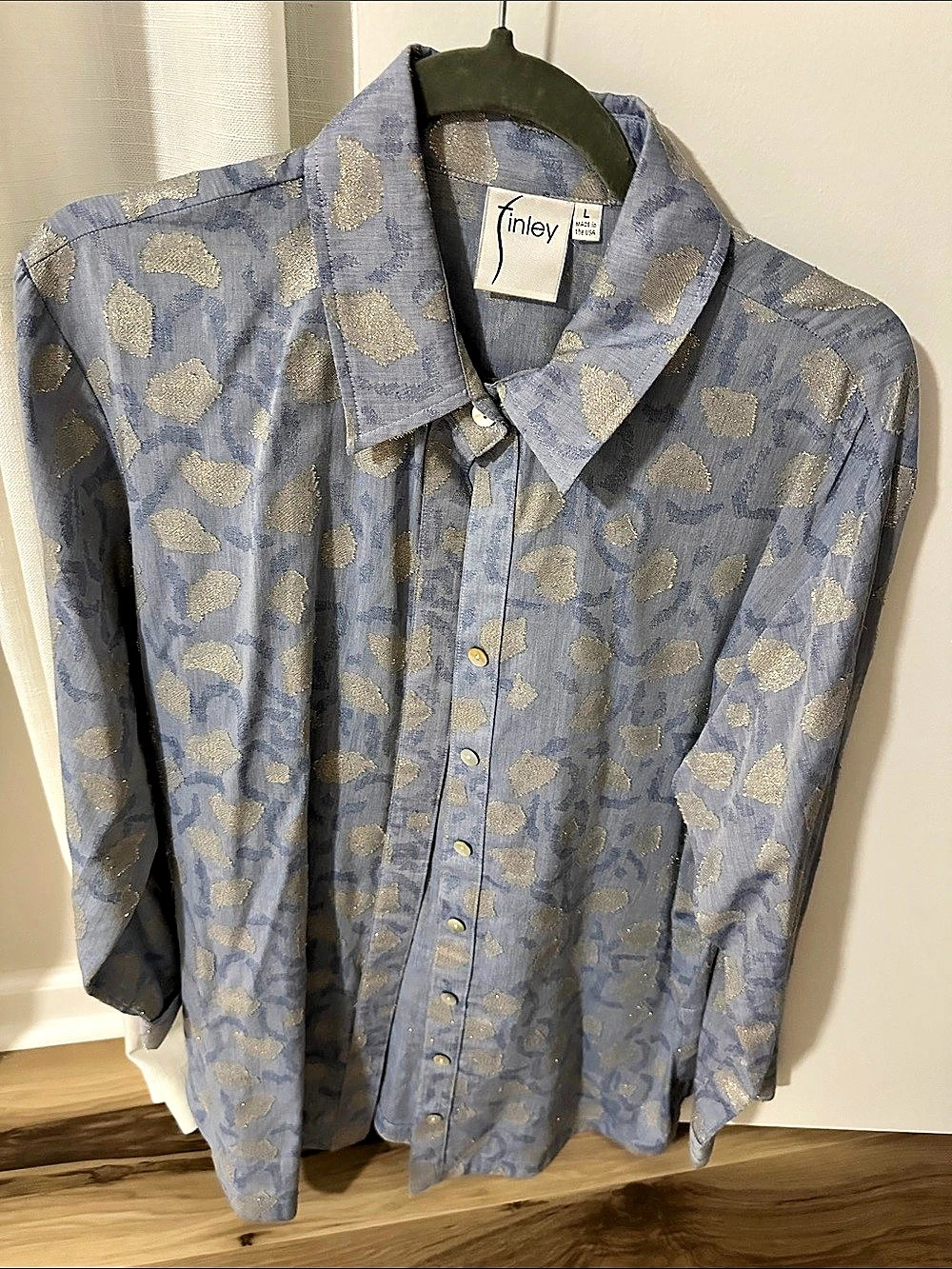 inley Gold Leaf Jacquard Blue Button Down Size Large